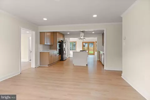 Living - 9540 Damascus Dr, Manassas, VA 20109 photo 1 of 6