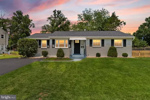 Exterior - 9540 Damascus Dr, Manassas, VA 20109 photo 2 of 10