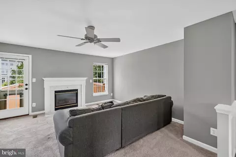 Living - 9832 Maitland Loop, Bristow, VA 20136 photo 1 of 4