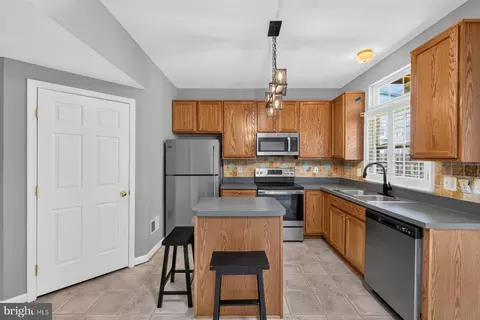 Kitchen - 9832 Maitland Loop, Bristow, VA 20136 photo 2 of 4