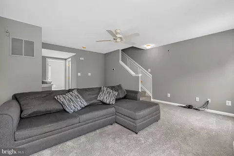 Living - 9832 Maitland Loop, Bristow, VA 20136 photo 3 of 4