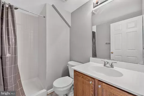 Bath - 9832 Maitland Loop, Bristow, VA 20136 photo 1 of 3