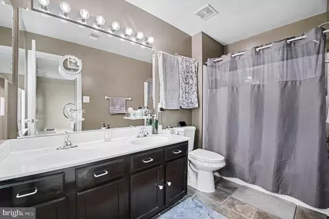 Bath - 5504 Hobsons Choice Loop, Manassas, VA 20112 photo 2 of 4
