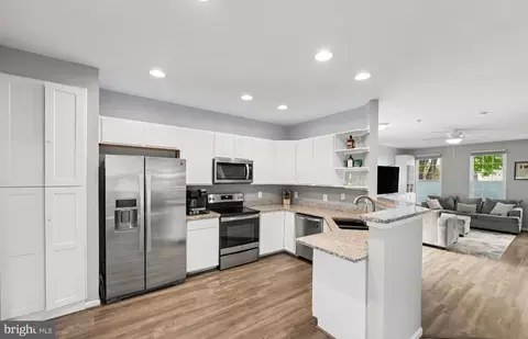 Kitchen - 5504 Hobsons Choice Loop, Manassas, VA 20112 photo 1 of 2