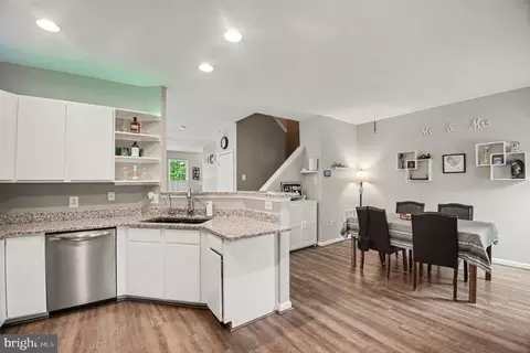 Kitchen - 5504 Hobsons Choice Loop, Manassas, VA 20112 photo 1 of 2