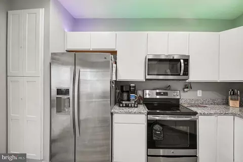 Kitchen - 5504 Hobsons Choice Loop, Manassas, VA 20112 photo 2 of 2