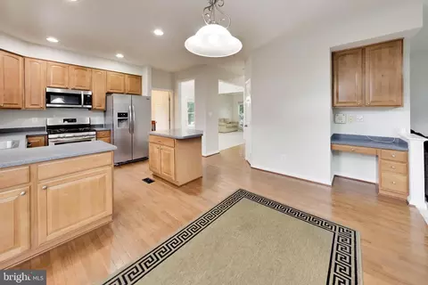 Kitchen - 14112 Redstart Ct, Gainesville, VA 20155 photo 3 of 5
