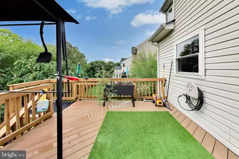 Exterior - 14112 Redstart Ct, Gainesville, VA 20155 photo 6 of 13