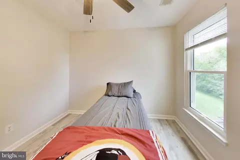 Bedroom - 14112 Redstart Ct, Gainesville, VA 20155 photo 9 of 10