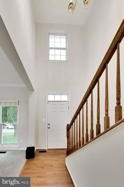 Entry Way - 14112 Redstart Ct, Gainesville, VA 20155 photo 2 of 5