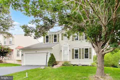 Exterior - 14112 Redstart Ct, Gainesville, VA 20155 photo 12 of 13