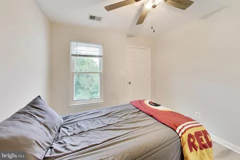 Bedroom - 14112 Redstart Ct, Gainesville, VA 20155 photo 8 of 10