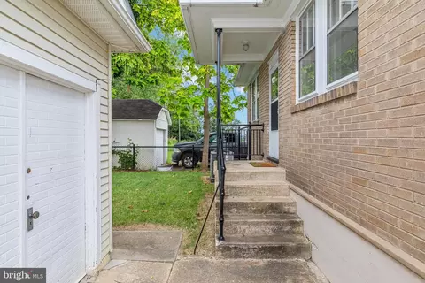 Exterior - 215 Potomac Ave, Quantico, VA 22134 photo 5 of 25