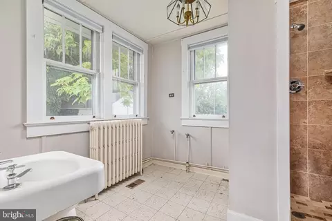 Bath - 215 Potomac Ave, Quantico, VA 22134 photo 1 of 3