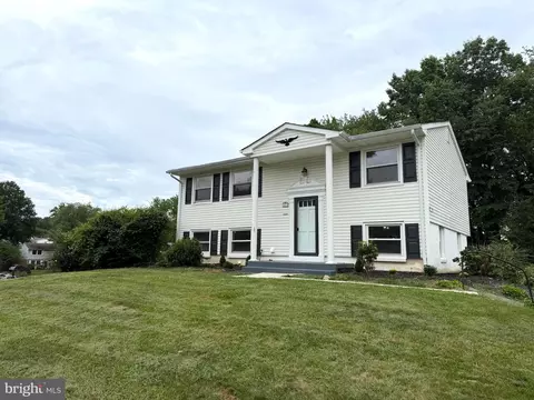 4401 Kentmore Dr, Woodbridge, VA 22193