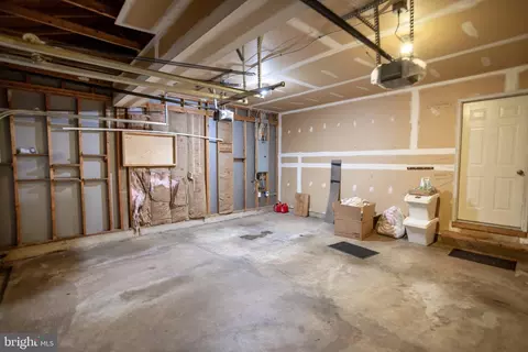 Entry Way - 10412 Labrador Loop, Manassas, VA 20112 photo 5 of 5