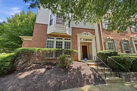 2584 Eastbourne Dr, Woodbridge, VA 22191