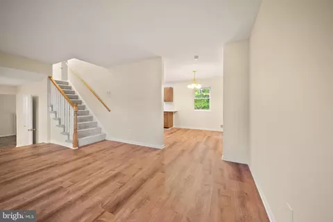 Living - 8212 Macbeth St, Manassas, VA 20110 photo 2 of 5