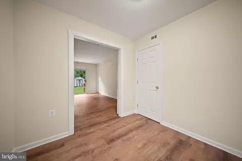 Entry Way - 8212 Macbeth St, Manassas, VA 20110 photo 2 of 3