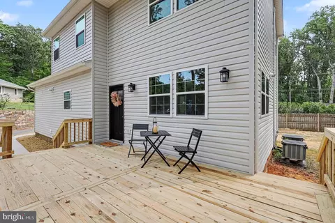 Exterior - 3179 Oakmont Ave, Triangle, VA 22172 photo 3 of 4