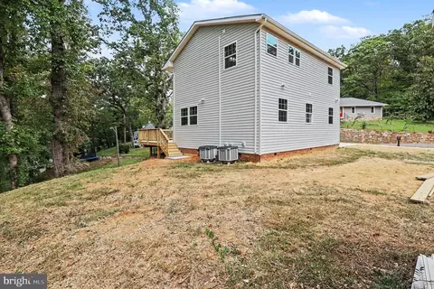 Exterior - 3179 Oakmont Ave, Triangle, VA 22172 photo 2 of 4