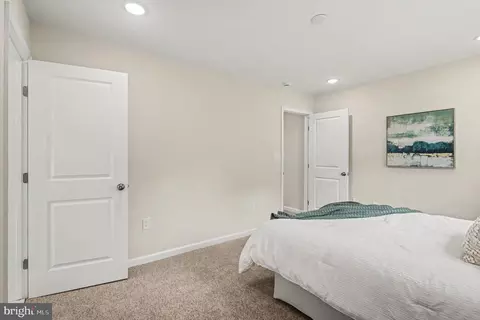 Bedroom - 3179 Oakmont Ave, Triangle, VA 22172 photo 9 of 9