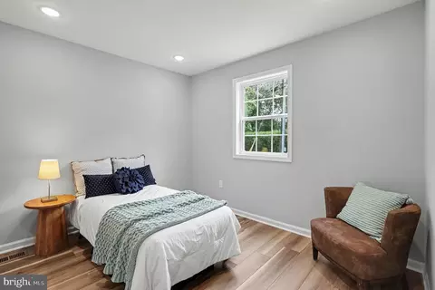 Bedroom - 3179 Oakmont Ave, Triangle, VA 22172 photo 1 of 9