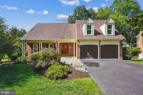 12851 Valleywood Dr, Woodbridge, VA 22192
