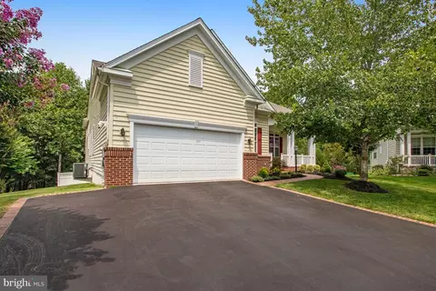 Exterior - 9450 Raith Ct, Bristow, VA 20136 photo 10 of 12