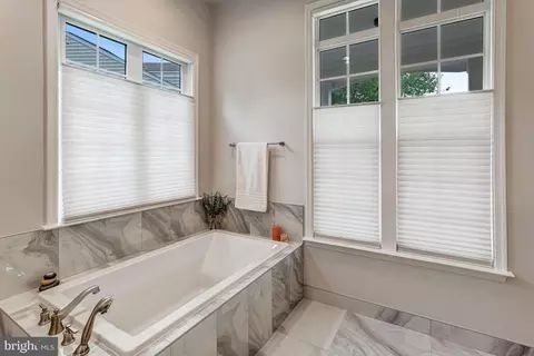 Bath - 9450 Raith Ct, Bristow, VA 20136 photo 2 of 4