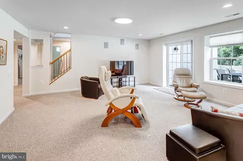 Living - 9450 Raith Ct, Bristow, VA 20136 photo 3 of 3