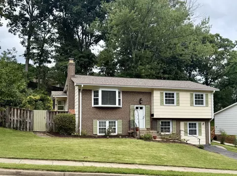 13632 Kingsman Rd, Woodbridge, VA 22193