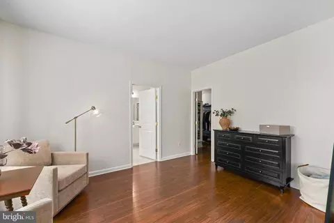 Entry Way - 9054 Roaring Spring Loop, Bristow, VA 20136 photo 5 of 8