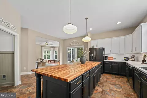 Kitchen - 9054 Roaring Spring Loop, Bristow, VA 20136 photo 3 of 3