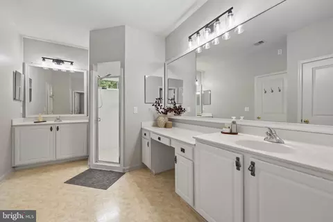 Entry Way - 9054 Roaring Spring Loop, Bristow, VA 20136 photo 6 of 8
