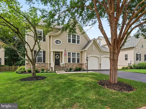 Exterior - 9054 Roaring Spring Loop, Bristow, VA 20136 photo 9 of 9