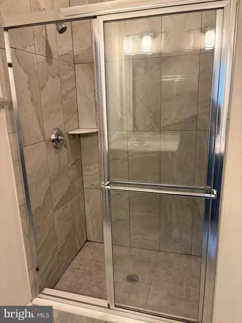 Bath - 13845 Litespeed Way, Gainesville, VA 20155 photo 2 of 3