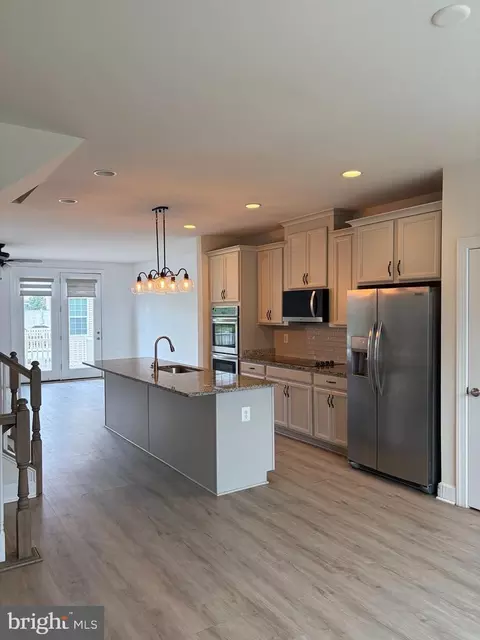 Kitchen - 13845 Litespeed Way, Gainesville, VA 20155 photo 2 of 2