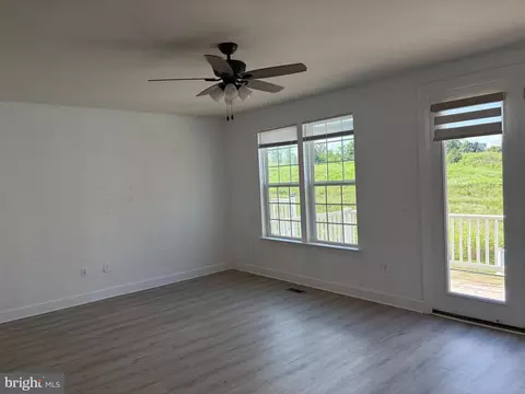 Living - 13845 Litespeed Way, Gainesville, VA 20155 photo 3 of 3