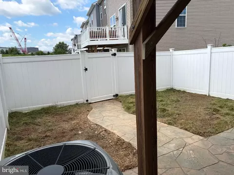 Exterior - 13845 Litespeed Way, Gainesville, VA 20155 photo 7 of 7