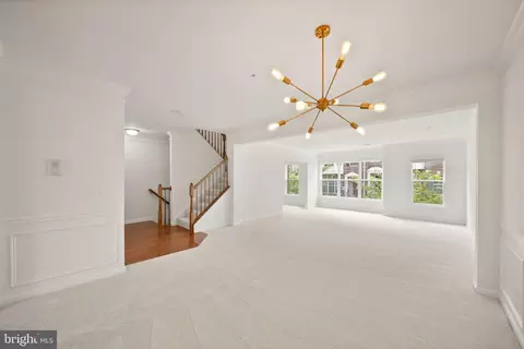 2289 Kew Gardens Dr, Woodbridge, VA 22191