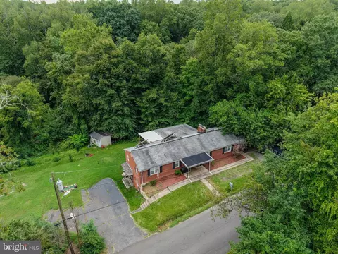 View/Area - 17724 Batestown Rd, Dumfries, VA 22025 photo 3 of 4
