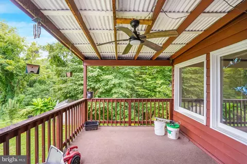 Exterior - 17724 Batestown Rd, Dumfries, VA 22025 photo 3 of 7