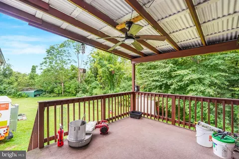 Exterior - 17724 Batestown Rd, Dumfries, VA 22025 photo 2 of 7