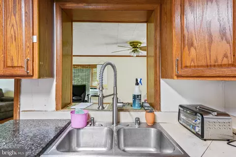 Kitchen - 17724 Batestown Rd, Dumfries, VA 22025 photo 1 of 2
