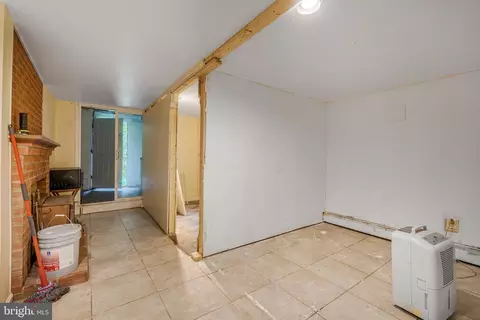 Entry Way - 17724 Batestown Rd, Dumfries, VA 22025 photo 2 of 3