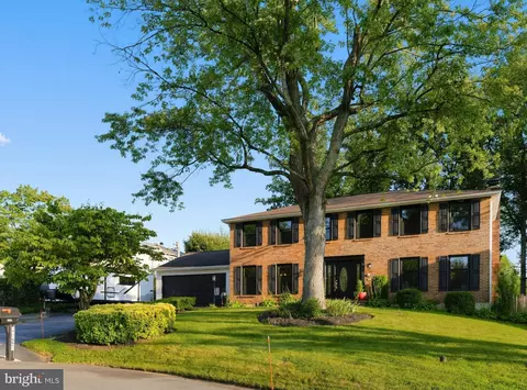 4821 Regiment Ct, Woodbridge, VA 22193