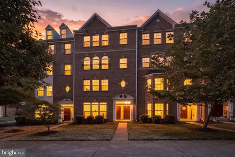 15149 Leicestershire St, Woodbridge, VA 22191