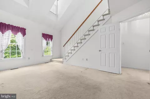 Living - 12835 Mill Brook Ct, Woodbridge, VA 22192 photo 6 of 6