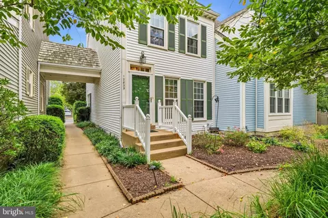 12835 Mill Brook Ct, Woodbridge, VA 22192